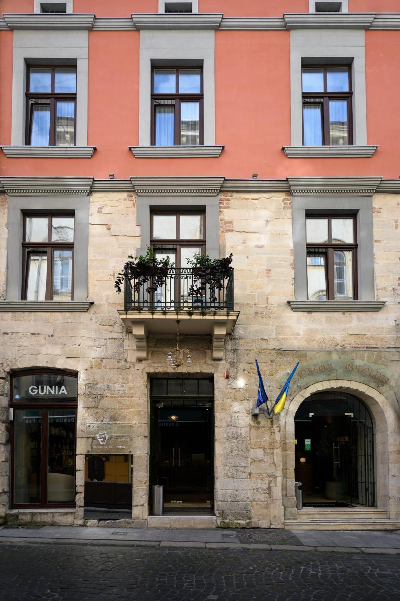 Rudolfo Hotel リヴィウ エクステリア 写真