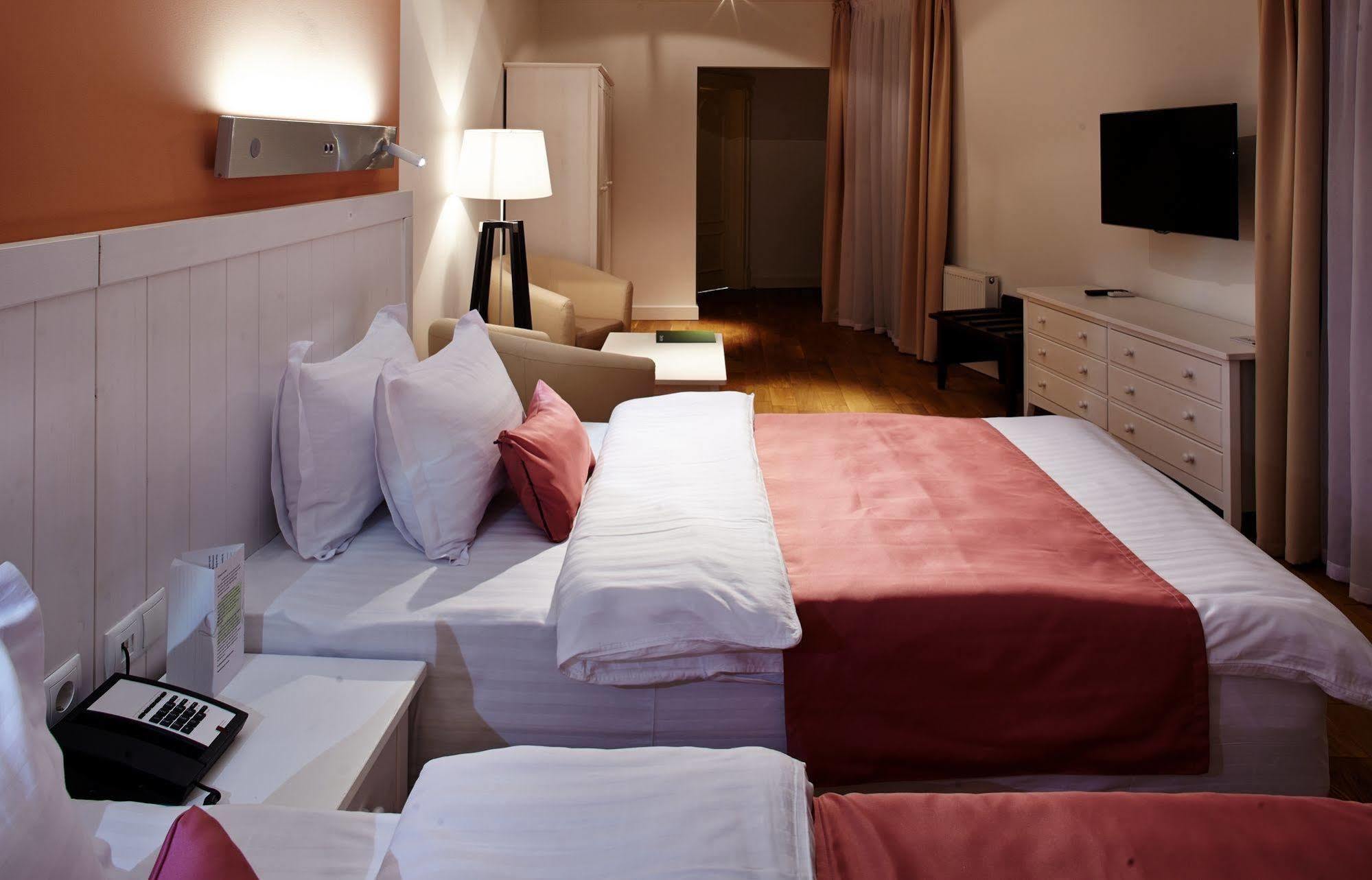 Rudolfo Hotel リヴィウ エクステリア 写真